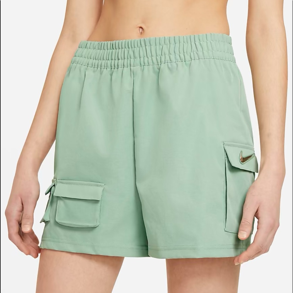 Nike Sportswear Swoosh Shorts
